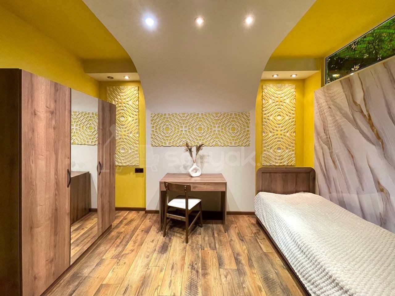 3 Սենյականոց Բնակարան Քարե Շենքում, 74քմ, 3/7 հարկ, Դիզայներական Վերանորոգված, Կահավորված, Արևկող