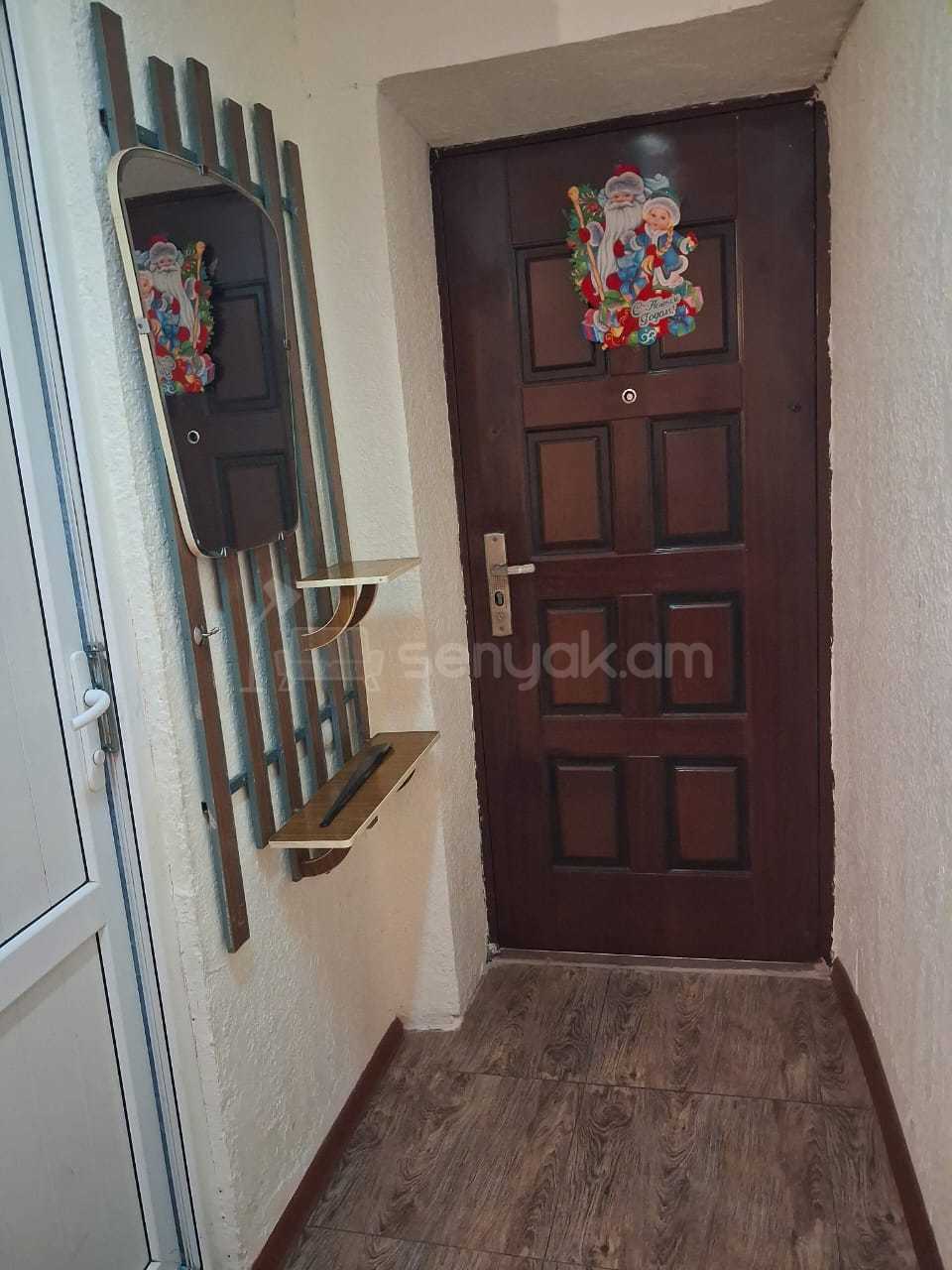 3 Սենյականոց Բնակարան Քարե Շենքում, 87քմ, 4/4 հարկ, Նորմալ Վիճակում, Կահավորված