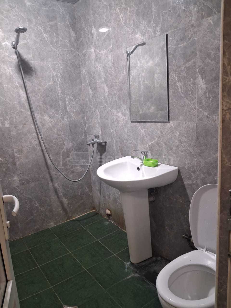 3 Սենյականոց Բնակարան Քարե Շենքում, 87քմ, 4/4 հարկ, Նորմալ Վիճակում, Կահավորված