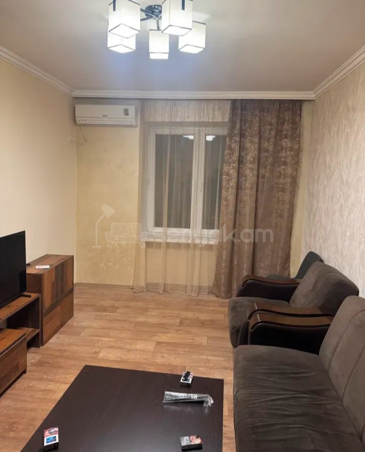 3 Սենյականոց Բնակարան Քարե Շենքում, 55քմ, 2/5 հարկ, Նորմալ Վիճակում, Կահավորված