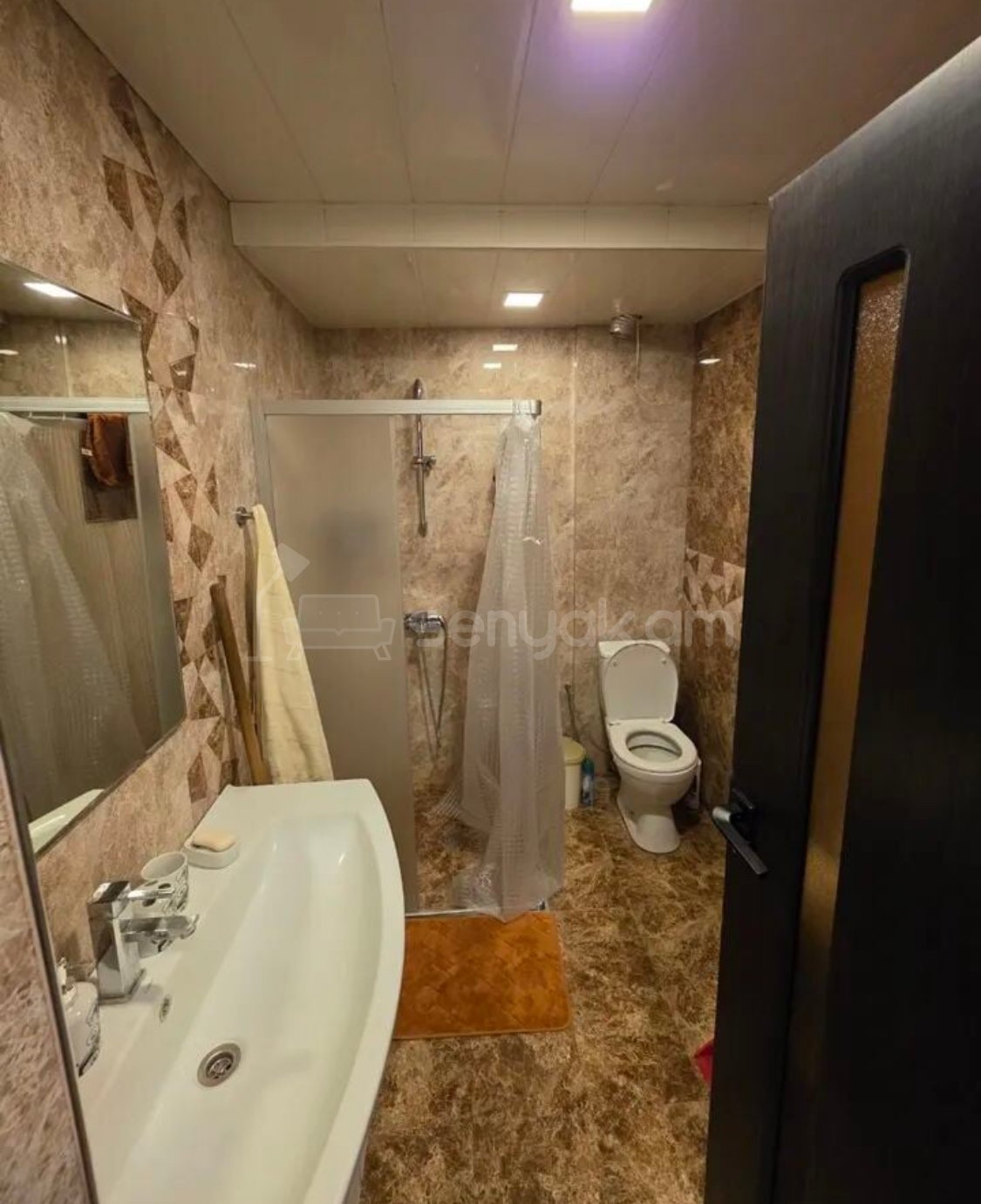 2 Սենյականոց Բնակարան Քարե Շենքում, 48քմ, 3/4 հարկ, Դիզայներական Վերանորոգված, Կահավորված