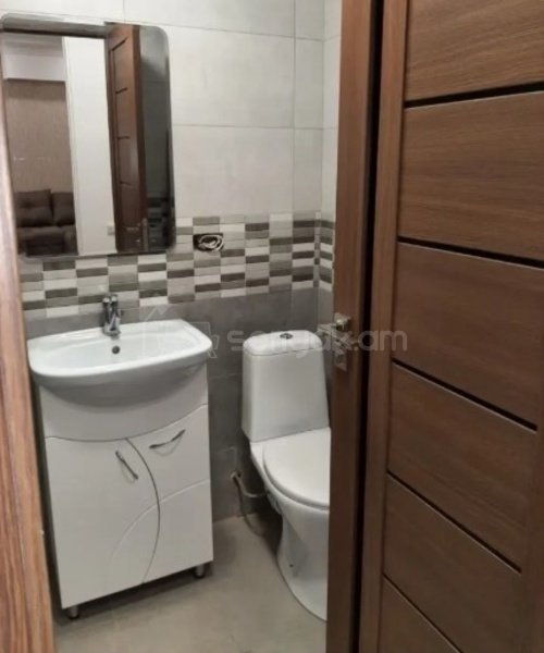 2 Սենյականոց Բնակարան, 45քմ, 3/9 հարկ, Կապիտալ Վերանորոգված, Կահավորված, Արևկող