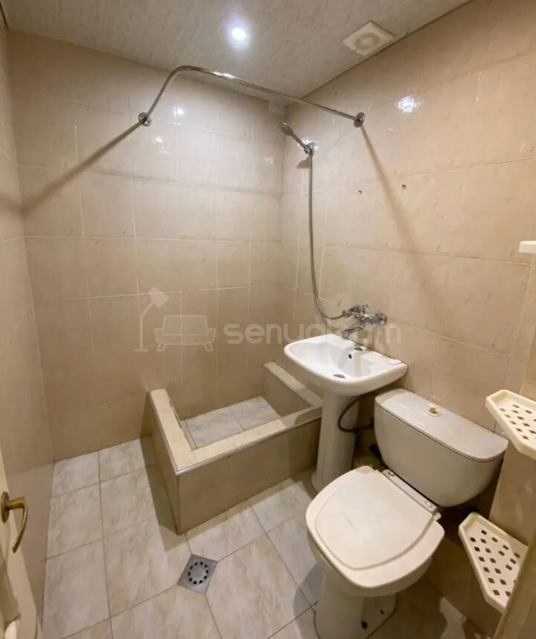 1 Սենյականոց Բնակարան Քարե Շենքում, 40քմ, 3/5 հարկ, Կապիտալ Վերանորոգված, Կահավորված