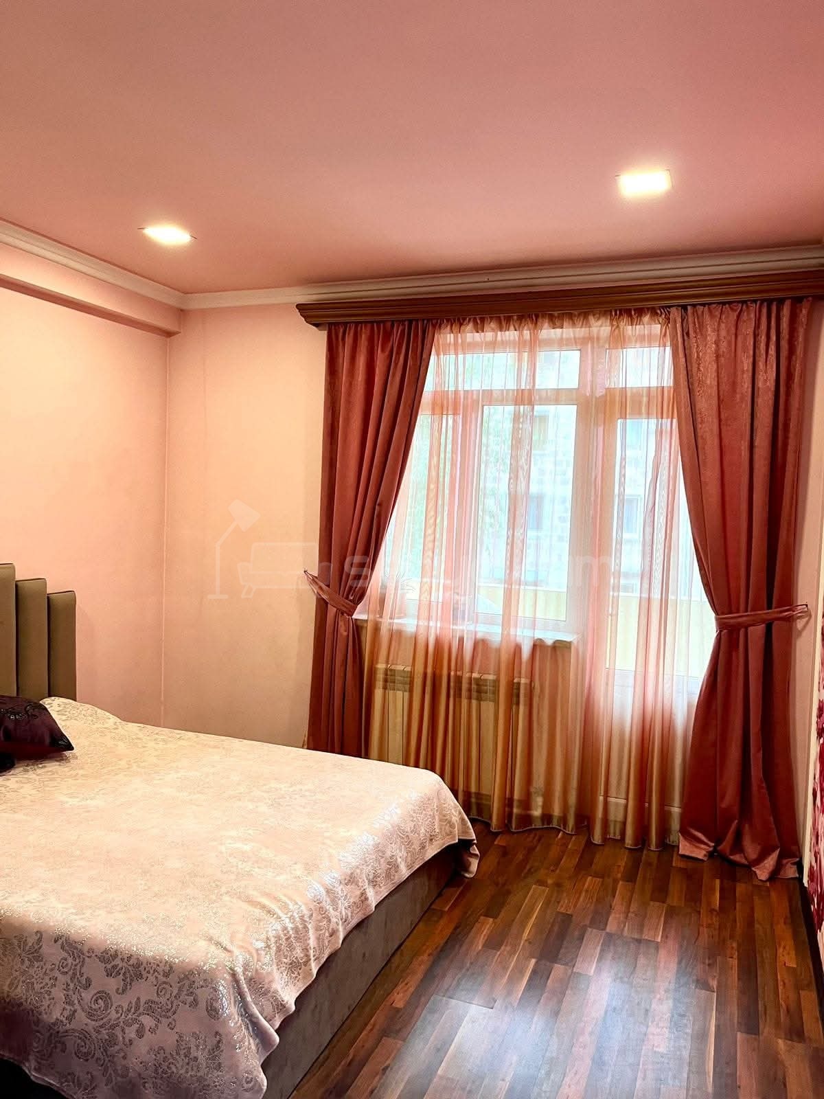 4 Սենյականոց Բնակարան, 105քմ, 3/5 հարկ, Դիզայներական Վերանորոգված