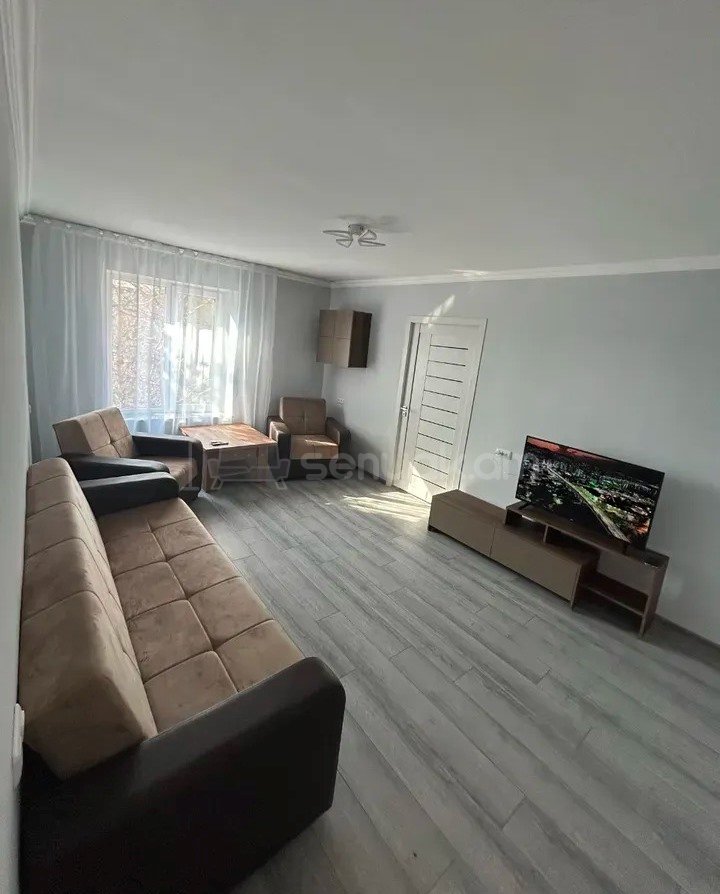 2 Սենյականոց Բնակարան Քարե Շենքում, 51քմ, 4/5 հարկ, Կապիտալ Վերանորոգված