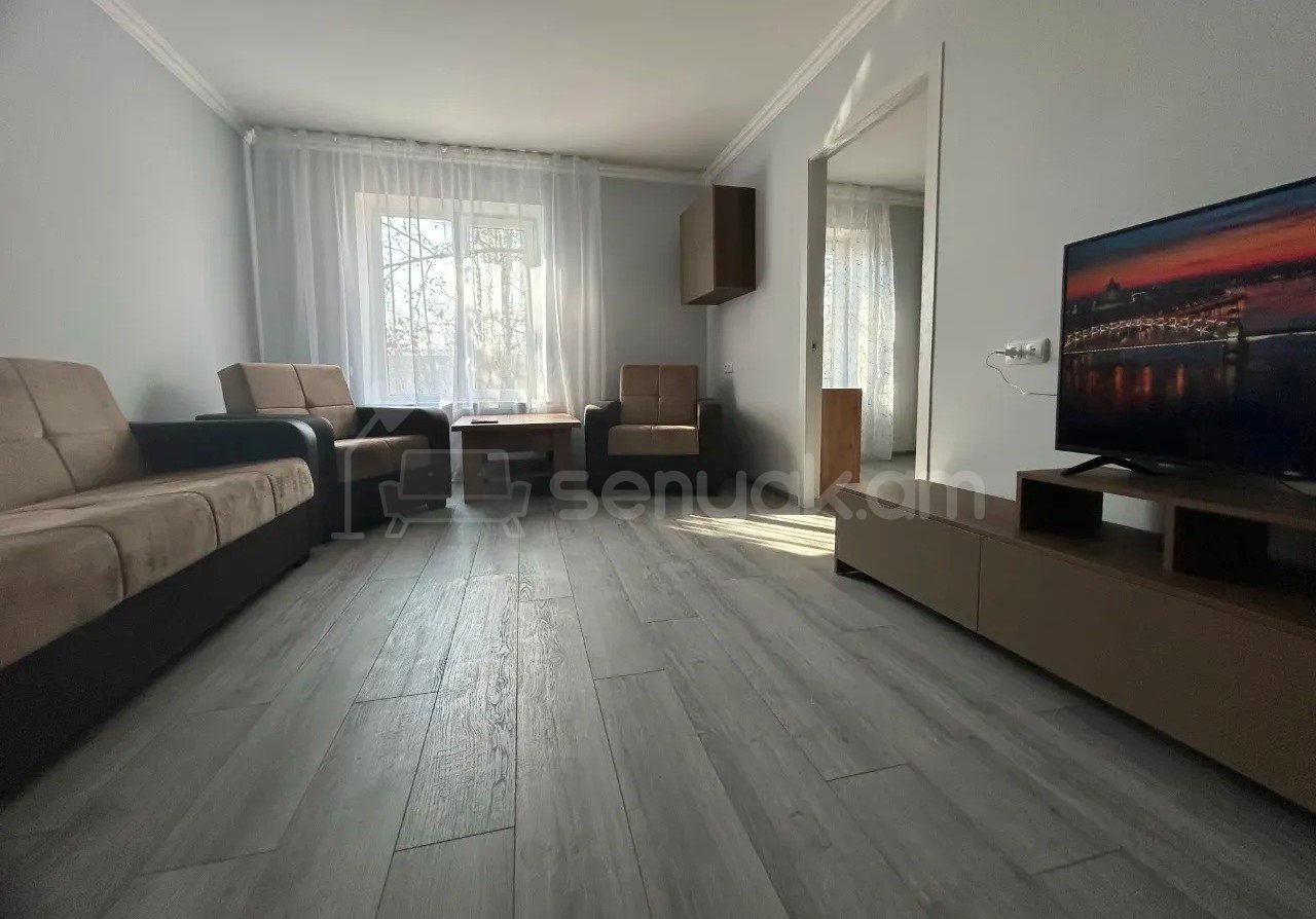 2 Սենյականոց Բնակարան Քարե Շենքում, 51քմ, 4/5 հարկ, Կապիտալ Վերանորոգված