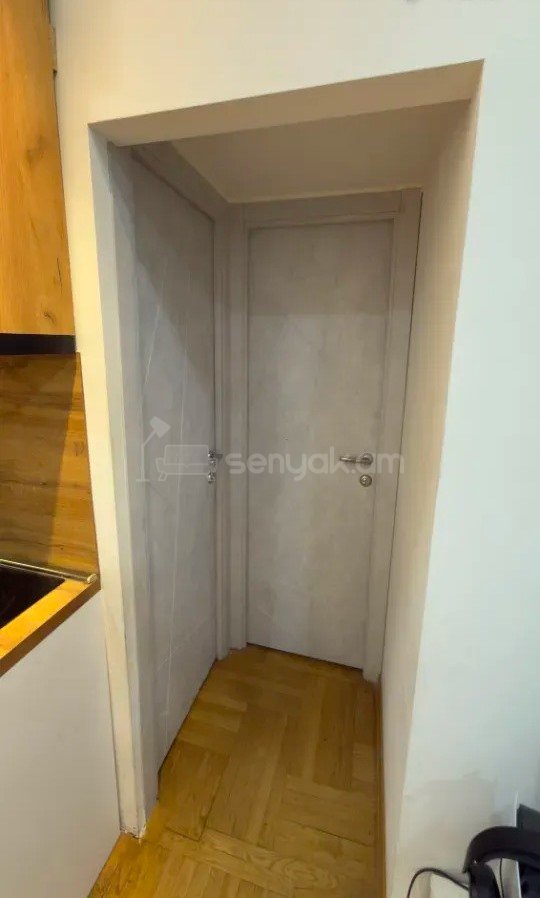 2 Սենյականոց Բնակարան Քարե Շենքում, 43քմ, 3/4 հարկ, Կապիտալ Վերանորոգված