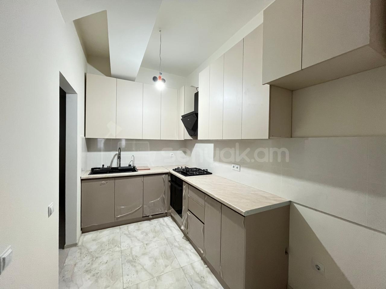 3 Սենյականոց Բնակարան Նորակառույցում, 80քմ, 2/16 հարկ, Կապիտալ Վերանորոգված