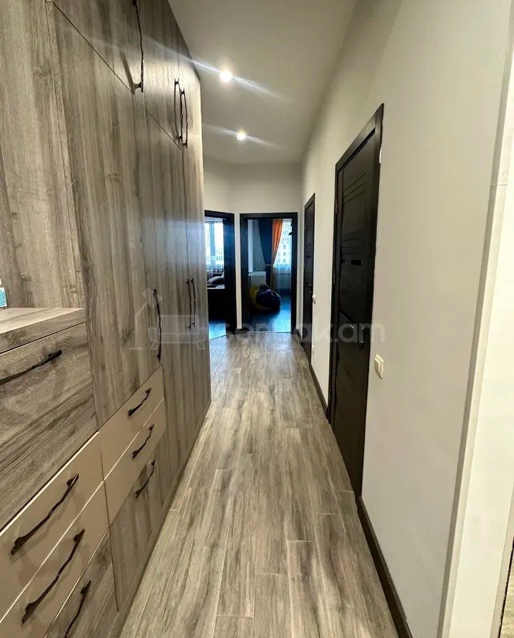 3 Սենյականոց Բնակարան Նորակառույցում, 78քմ, 6/11 հարկ, Կապիտալ Վերանորոգված