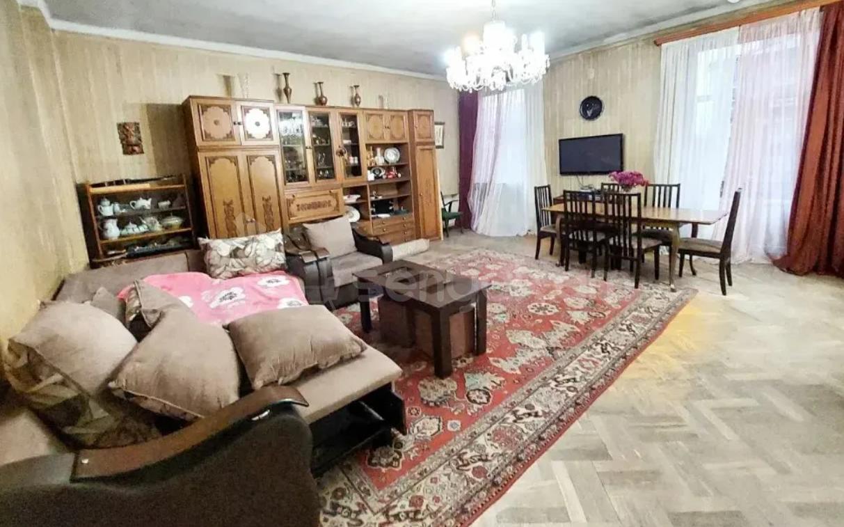 3 Սենյականոց Բնակարան Քարե Շենքում, 104քմ, 3/4 հարկ, Պետական Վիճակում