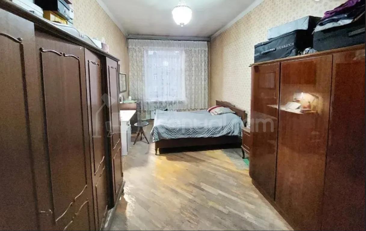 3 Սենյականոց Բնակարան Քարե Շենքում, 104քմ, 3/4 հարկ, Պետական Վիճակում