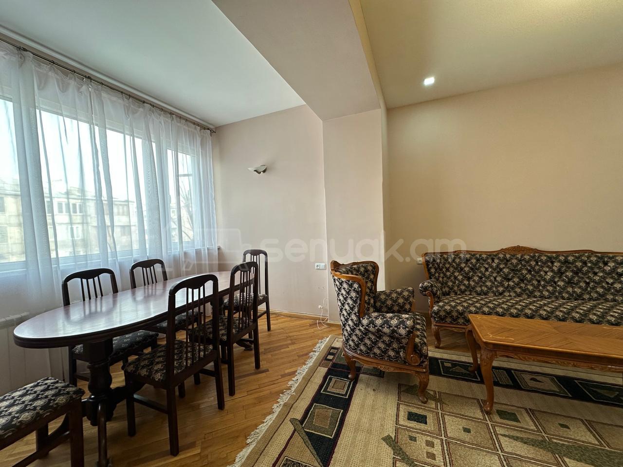 2 Սենյականոց Բնակարան Քարե Շենքում, 67քմ, 4/5 հարկ, Նորմալ Վիճակում