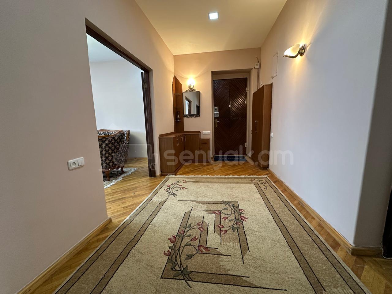 2 Սենյականոց Բնակարան Քարե Շենքում, 67քմ, 4/5 հարկ, Նորմալ Վիճակում