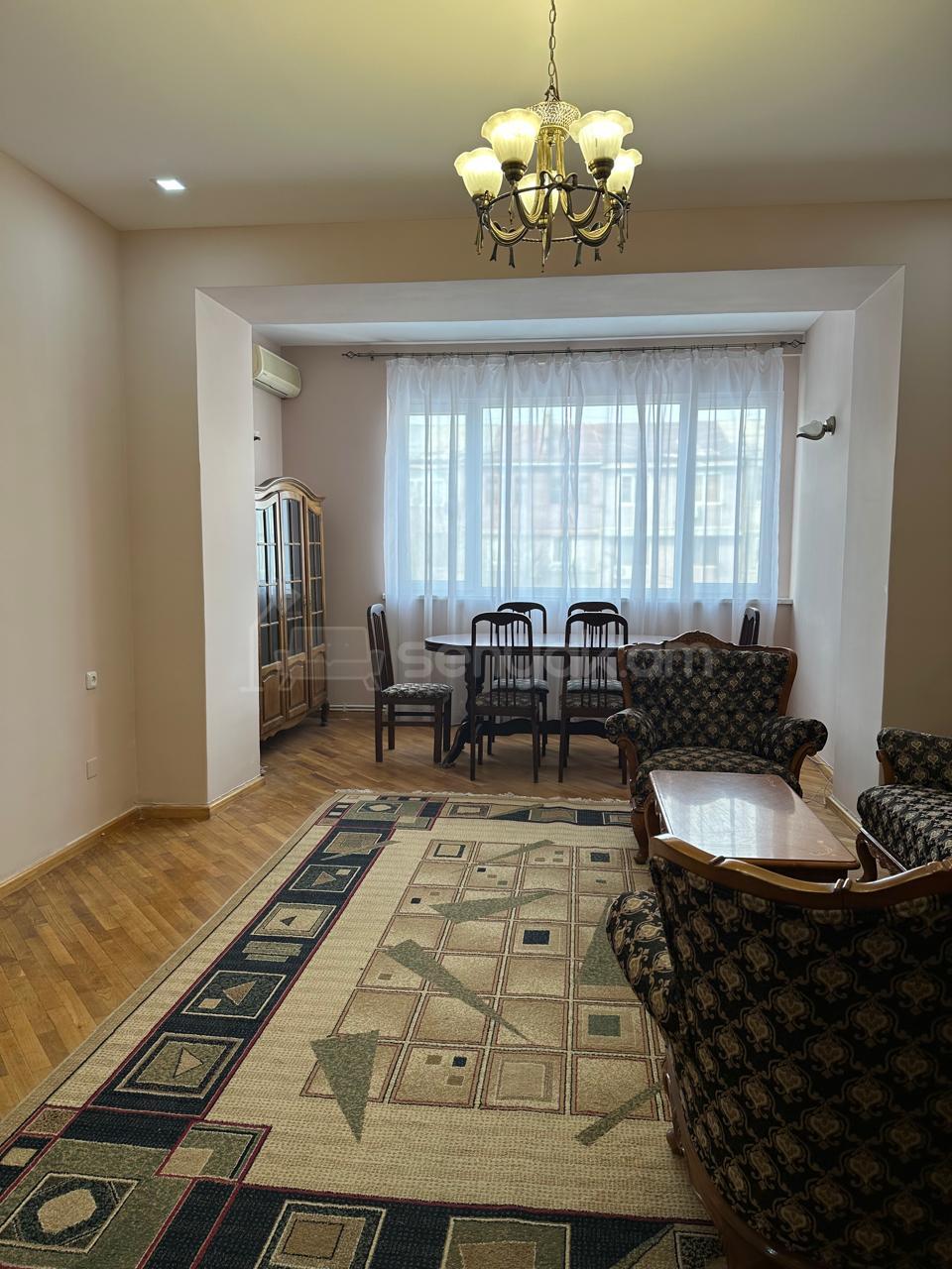 2 Սենյականոց Բնակարան Քարե Շենքում, 67քմ, 4/5 հարկ, Նորմալ Վիճակում