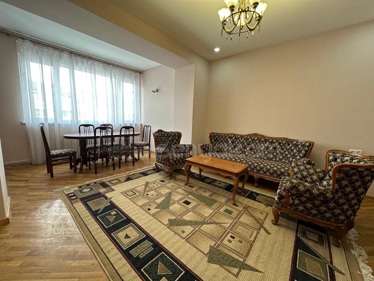 2 Սենյականոց Բնակարան Քարե Շենքում, 67քմ, 4/5 հարկ, Նորմալ Վիճակում