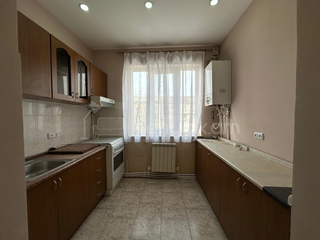 2 Սենյականոց Բնակարան Քարե Շենքում, 67քմ, 4/5 հարկ, Նորմալ Վիճակում