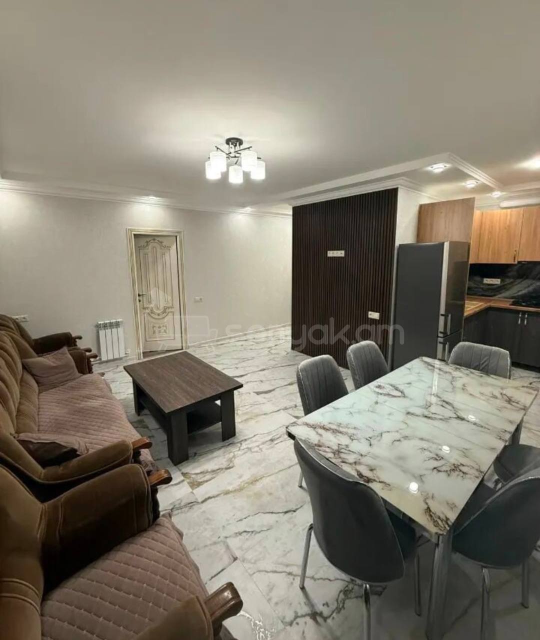 3 Սենյականոց Բնակարան Քարե Շենքում, 55քմ, 3/5 հարկ, Դիզայներական Վերանորոգված, Կահավորված, Արևկող