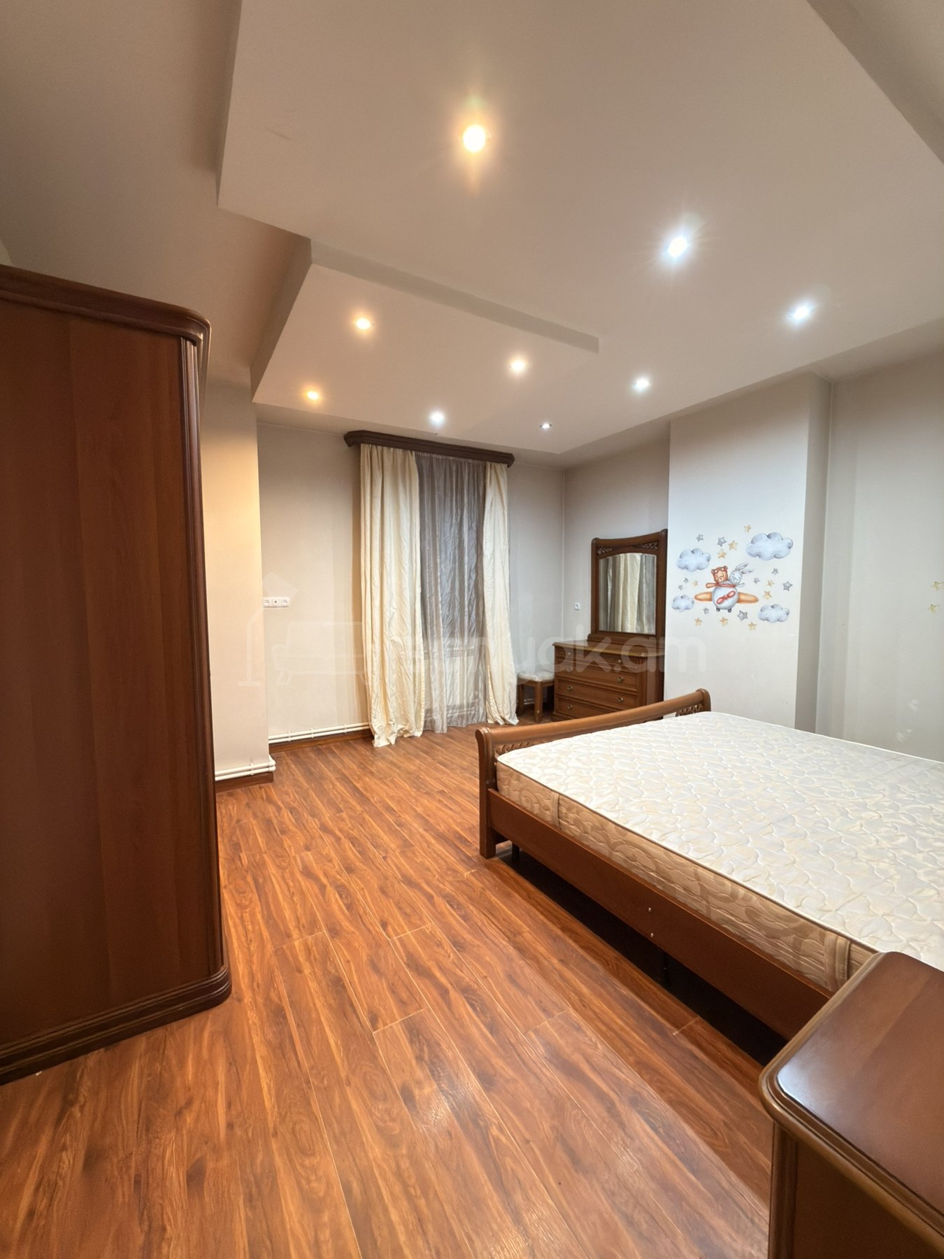 2 Սենյականոց Բնակարան Նորակառույցում, 100քմ, 8/13 հարկ, Կապիտալ Վերանորոգված, Կահավորված, Արևկող