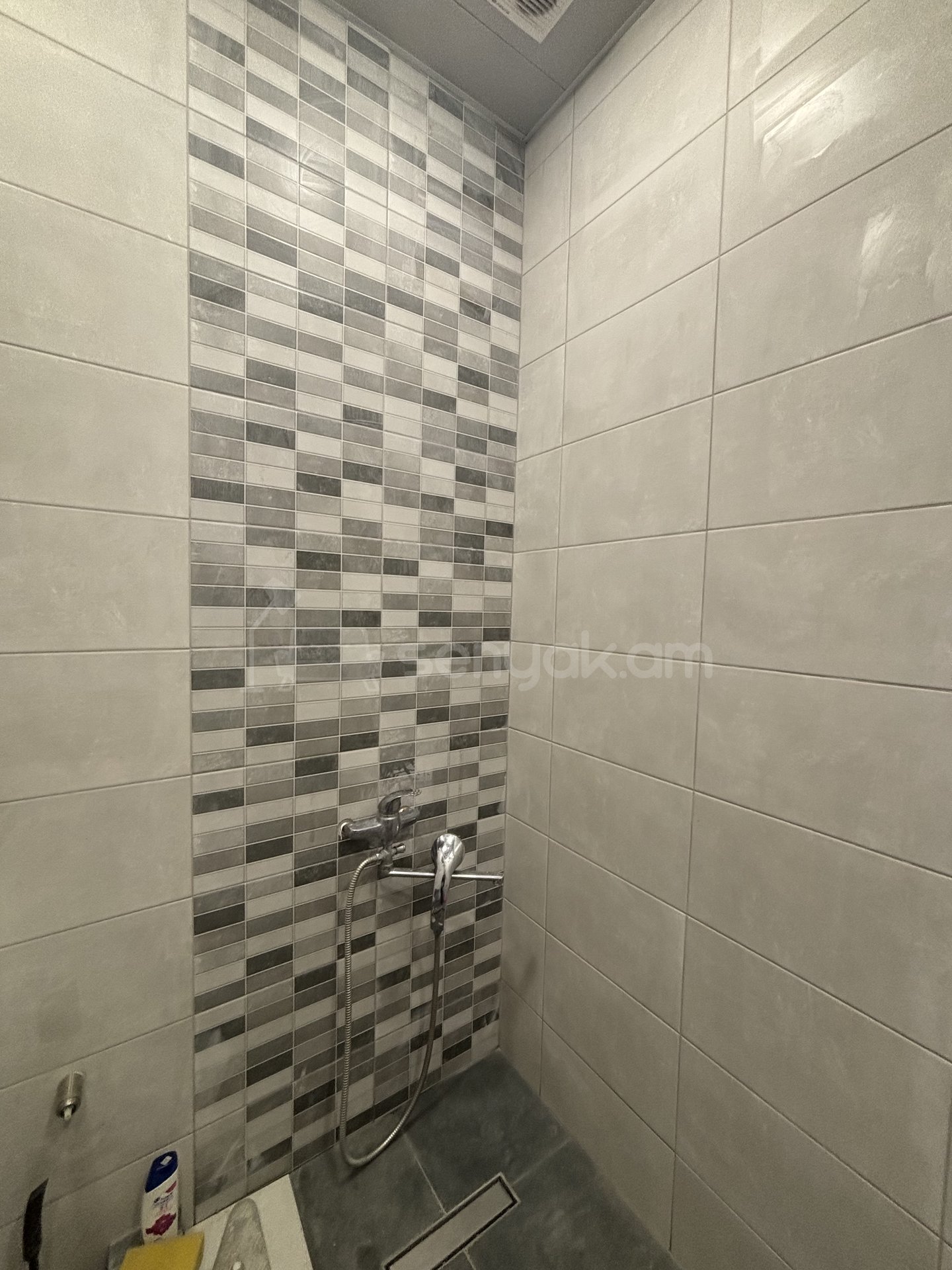 8 Սենյականոց Բնակարան Քարե Շենքում, 360քմ, 2/2 հարկ, Կոսմետիկ Վերանորոգված