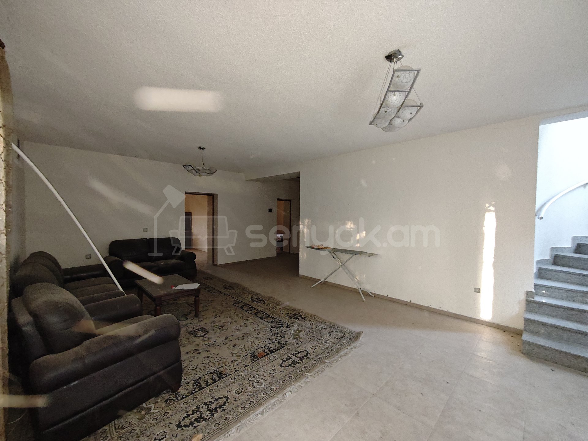 8 Սենյականոց Սեփական Տուն, 343քմ, Նորմալ Վիճակում, Ավտոտնակով