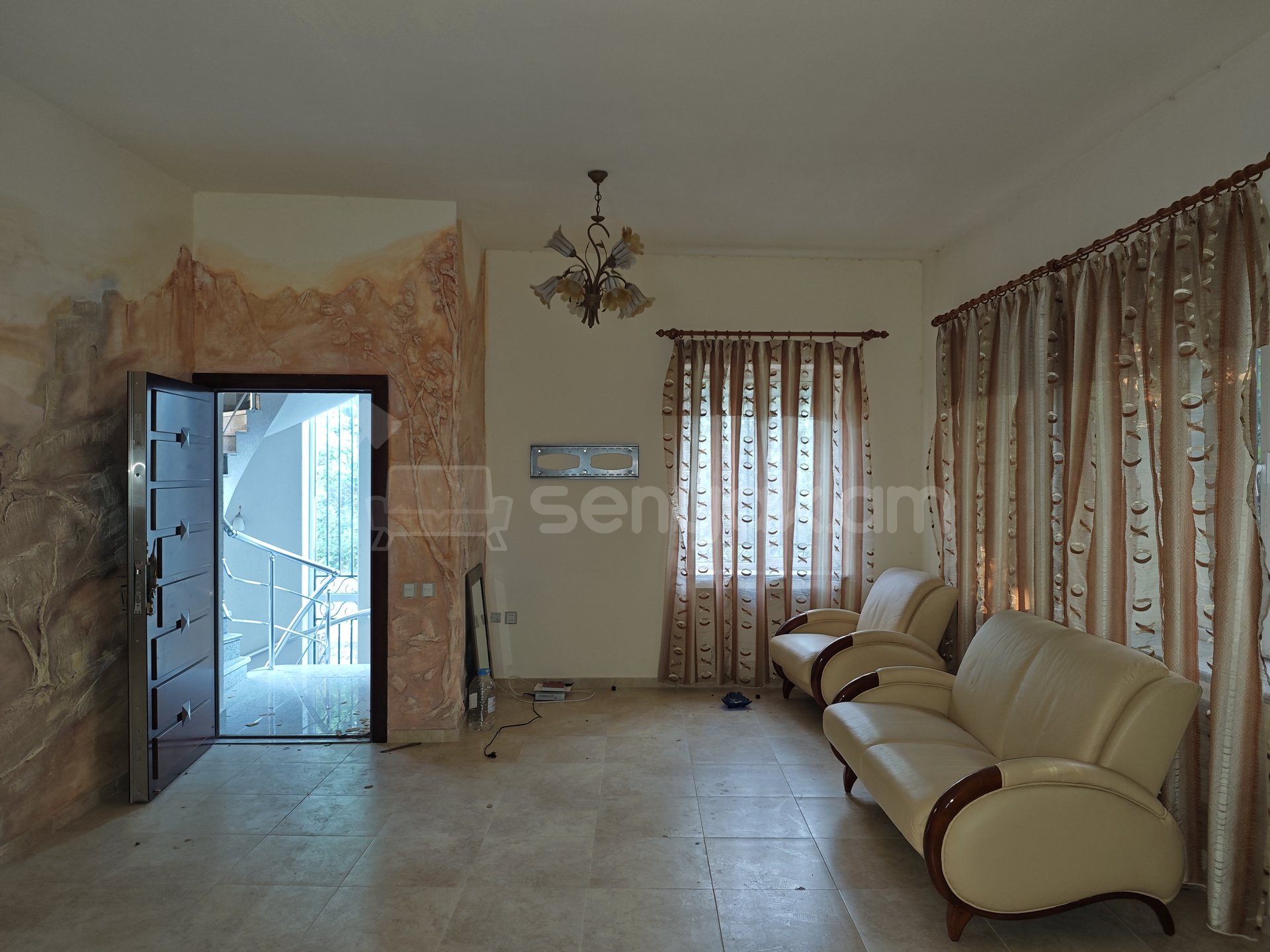 8 Սենյականոց Սեփական Տուն, 343քմ, Նորմալ Վիճակում, Ավտոտնակով