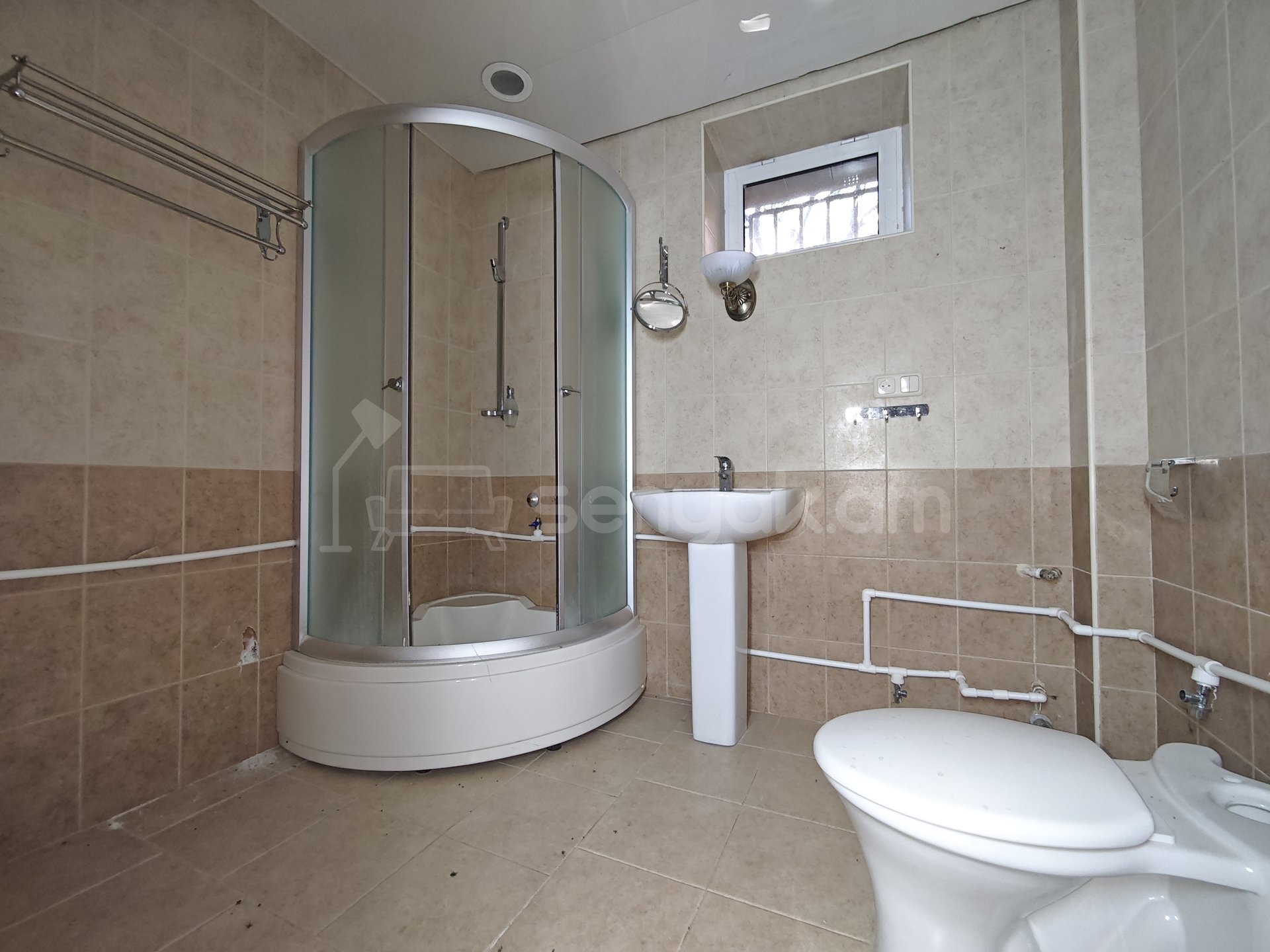 8 Սենյականոց Սեփական Տուն, 343քմ, Նորմալ Վիճակում, Ավտոտնակով