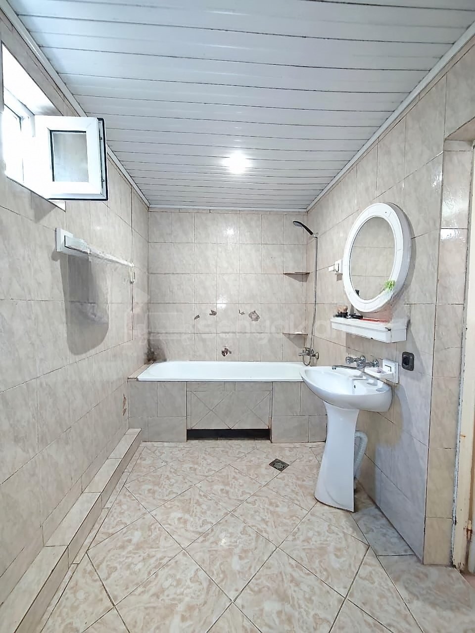 6 Սենյականոց Սեփական Տուն, 243քմ, Նորմալ Վիճակում, Ավտոտնակով