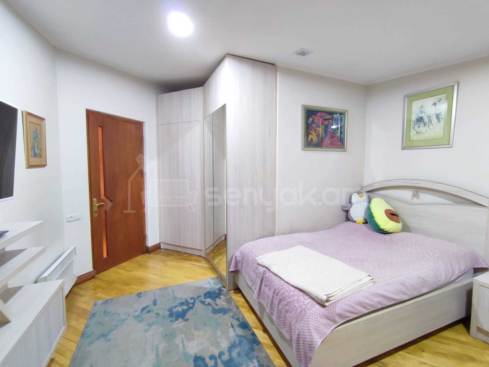 5 Սենյականոց Բնակարան Քարե Շենքում, 203քմ, 6/6 հարկ, Կապիտալ Վերանորոգված