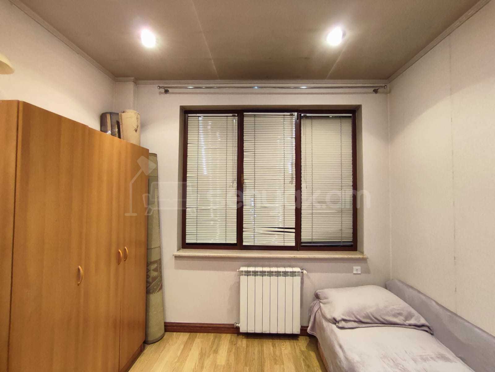 5 Սենյականոց Բնակարան Քարե Շենքում, 203քմ, 6/6 հարկ, Կապիտալ Վերանորոգված