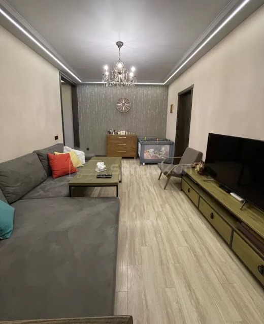 3 Սենյականոց Բնակարան Քարե Շենքում, 55քմ, 5/5 հարկ, Կապիտալ Վերանորոգված