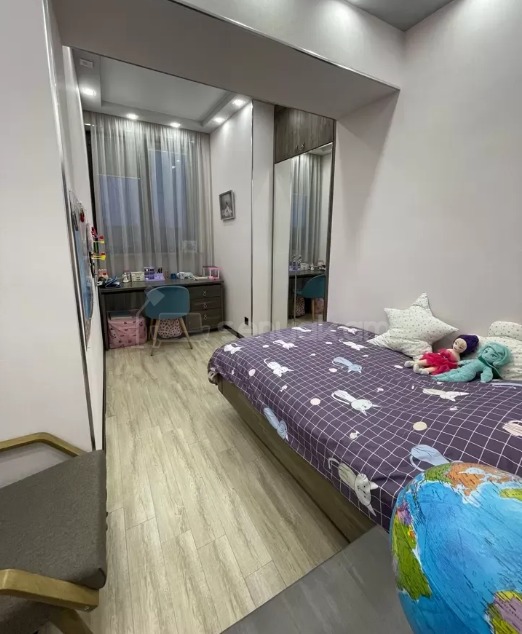 3 Սենյականոց Բնակարան Քարե Շենքում, 55քմ, 5/5 հարկ, Կապիտալ Վերանորոգված