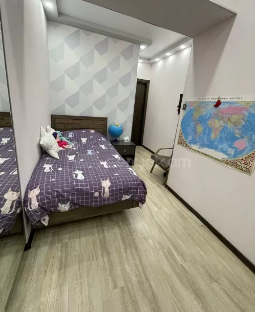 3 Սենյականոց Բնակարան Քարե Շենքում, 55քմ, 5/5 հարկ, Կապիտալ Վերանորոգված