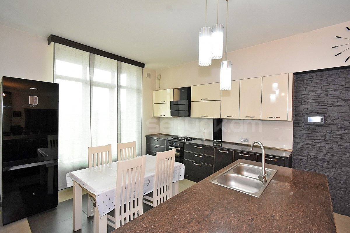 5 Սենյականոց Շքեղ Առանձնատուն, 315քմ, Ավտոտնակով