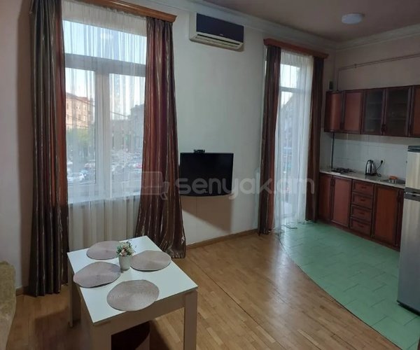 1 Սենյականոց Բնակարան Քարե Շենքում, 35քմ, 2/5 հարկ, Կոսմետիկ Վերանորոգված, Կահավորված, Արևկող