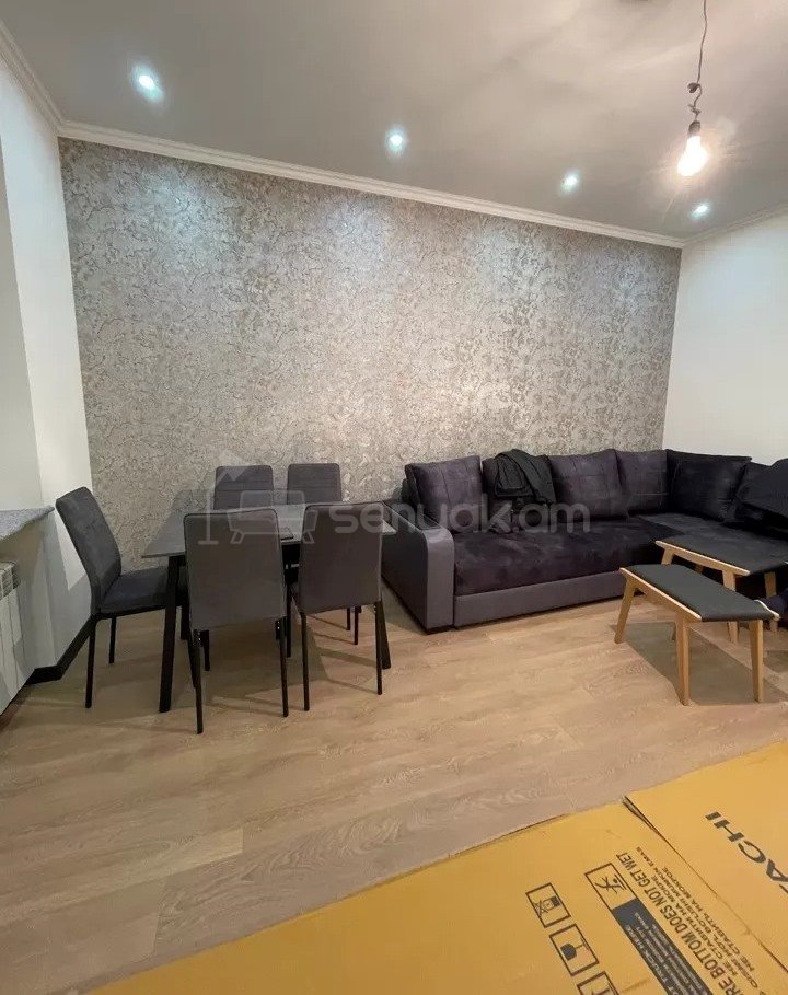 3 Սենյականոց Բնակարան Քարե Շենքում, 78քմ, 4/4 հարկ, Կապիտալ Վերանորոգված