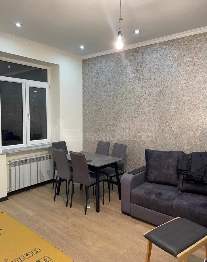 3 Սենյականոց Բնակարան Քարե Շենքում, 78քմ, 4/4 հարկ, Կապիտալ Վերանորոգված