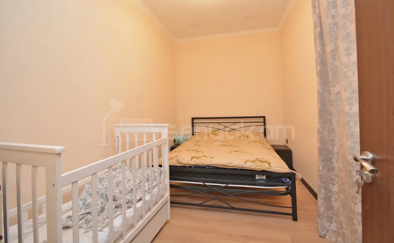 3 Սենյականոց Բնակարան Քարե Շենքում, 78քմ, 4/4 հարկ, Կապիտալ Վերանորոգված