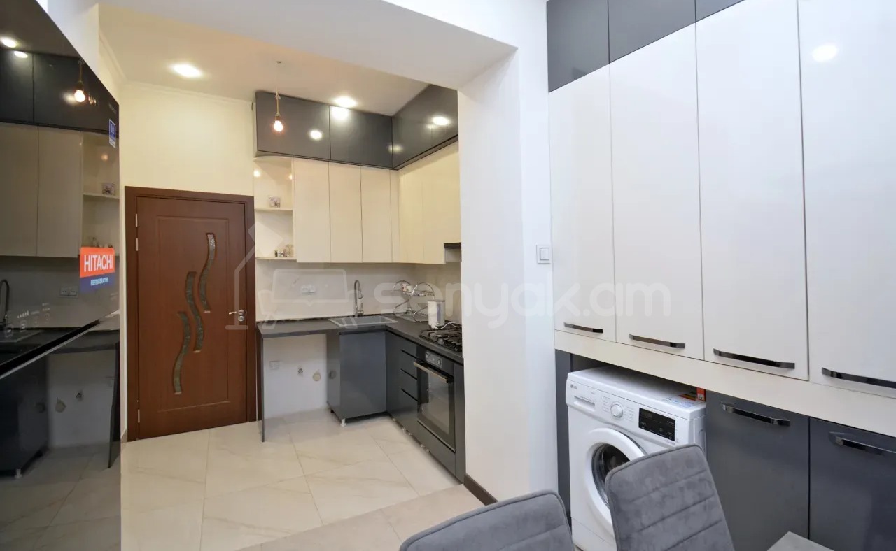 3 Սենյականոց Բնակարան Քարե Շենքում, 78քմ, 4/4 հարկ, Կապիտալ Վերանորոգված