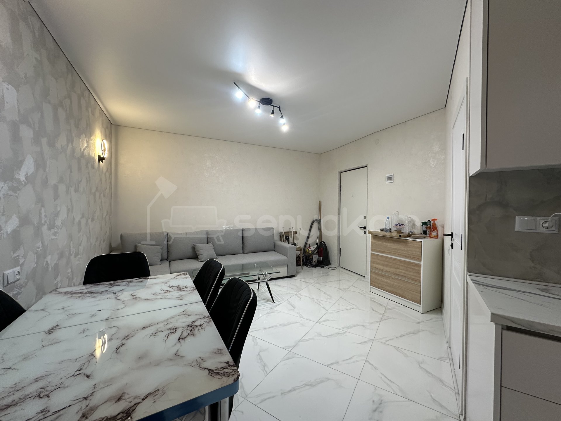 2 Սենյականոց Բնակարան, 47քմ, 11/15 հարկ, Դիզայներական Վերանորոգված, Կահավորված, Արևկող