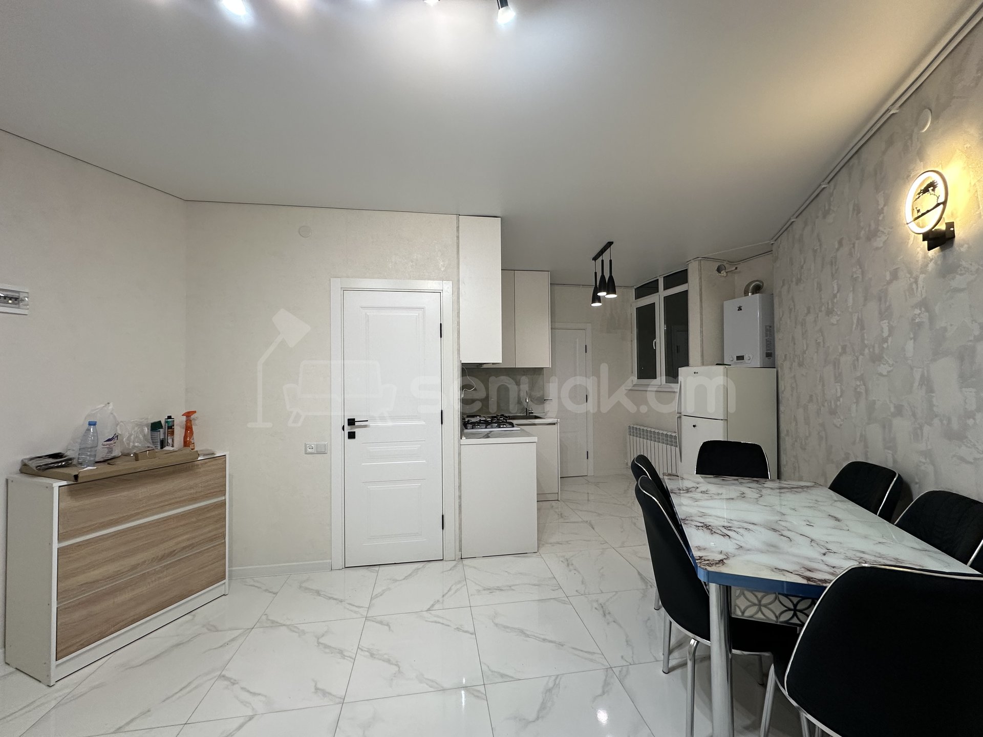 2 Սենյականոց Բնակարան, 47քմ, 11/15 հարկ, Դիզայներական Վերանորոգված, Կահավորված, Արևկող