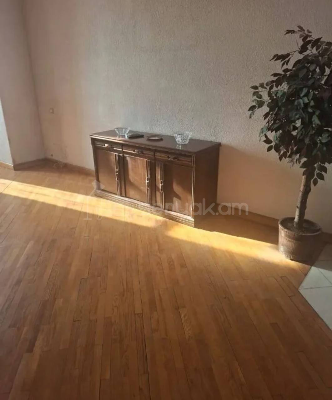 2 Սենյականոց Բնակարան Քարե Շենքում, 68քմ, 4/4 հարկ, Կապիտալ Վերանորոգված, Կահավորված, Արևկող