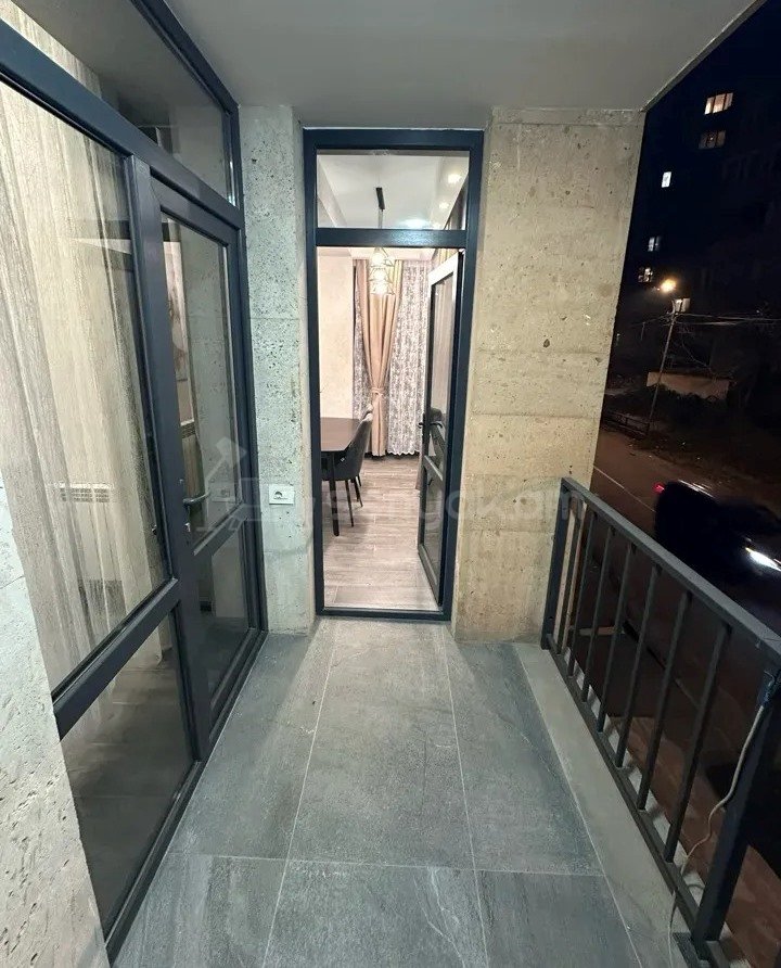 2 Սենյականոց Բնակարան Նորակառույցում, 71քմ, 2/6 հարկ, Կապիտալ Վերանորոգված