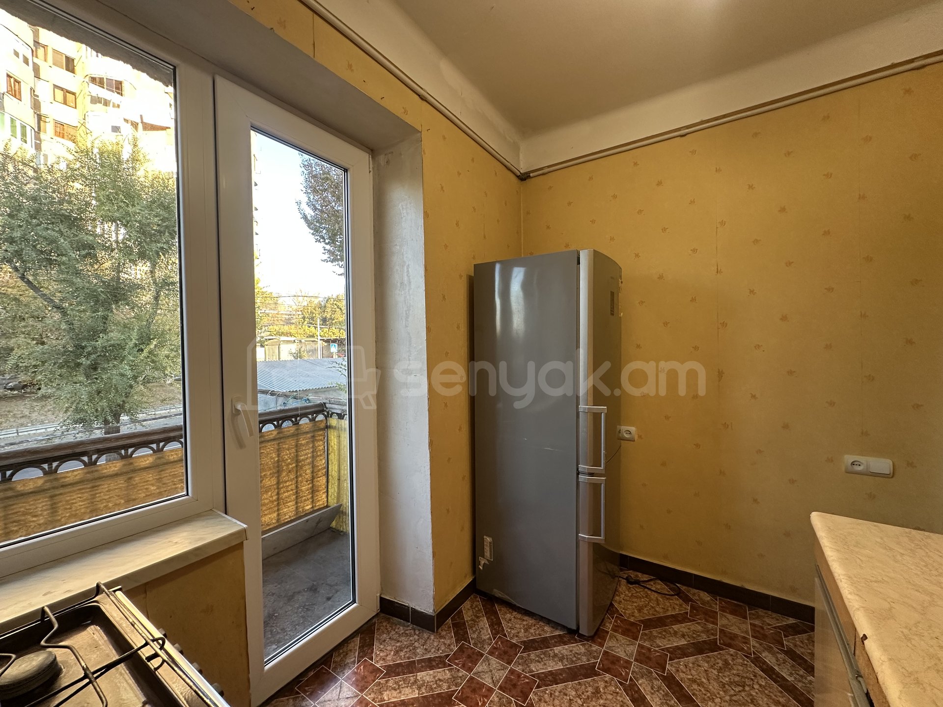 1 Սենյականոց Բնակարան Քարե Շենքում, 34քմ, 2/4 հարկ, Կոսմետիկ Վերանորոգված