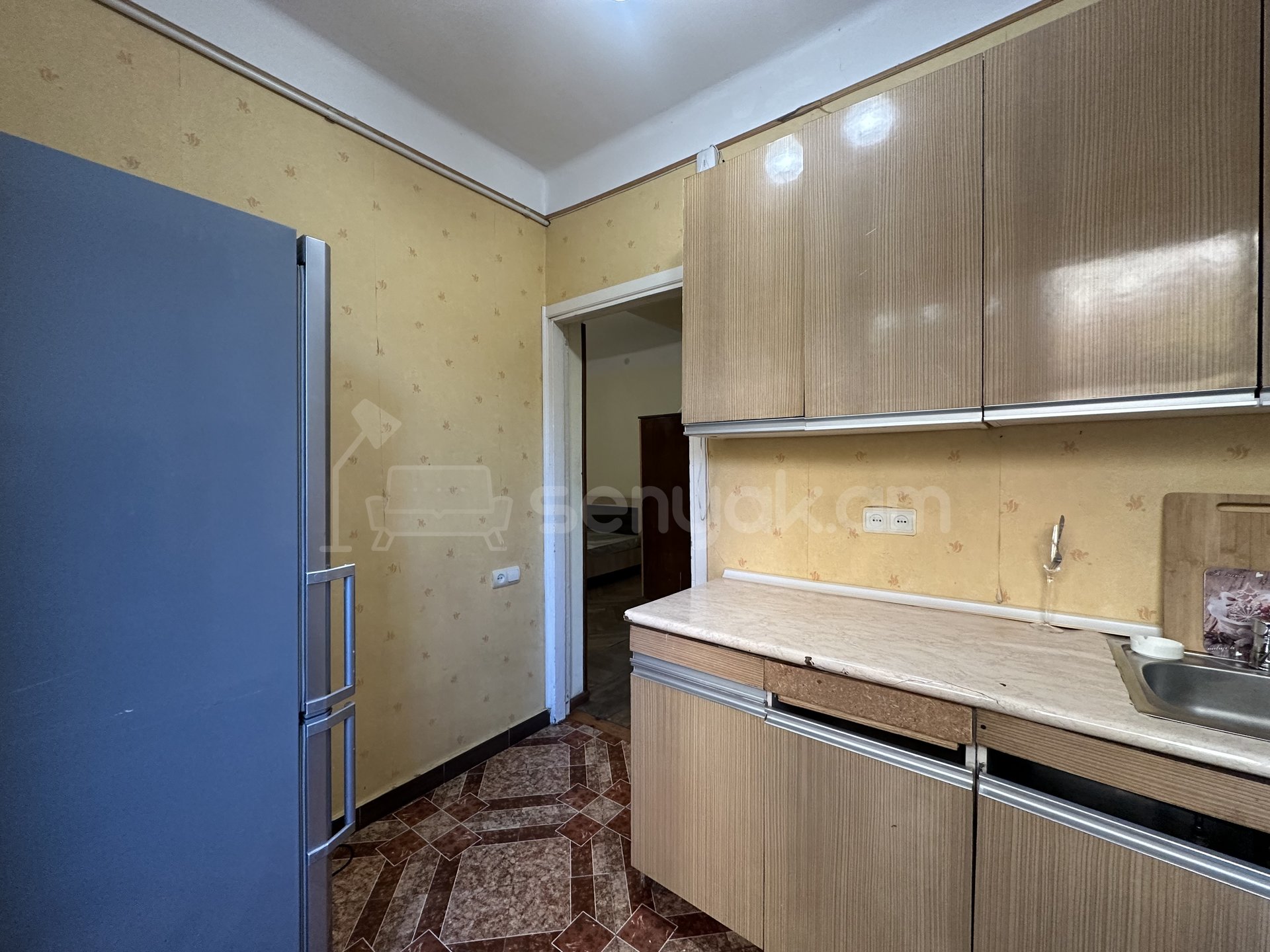 1 Սենյականոց Բնակարան Քարե Շենքում, 34քմ, 2/4 հարկ, Կոսմետիկ Վերանորոգված