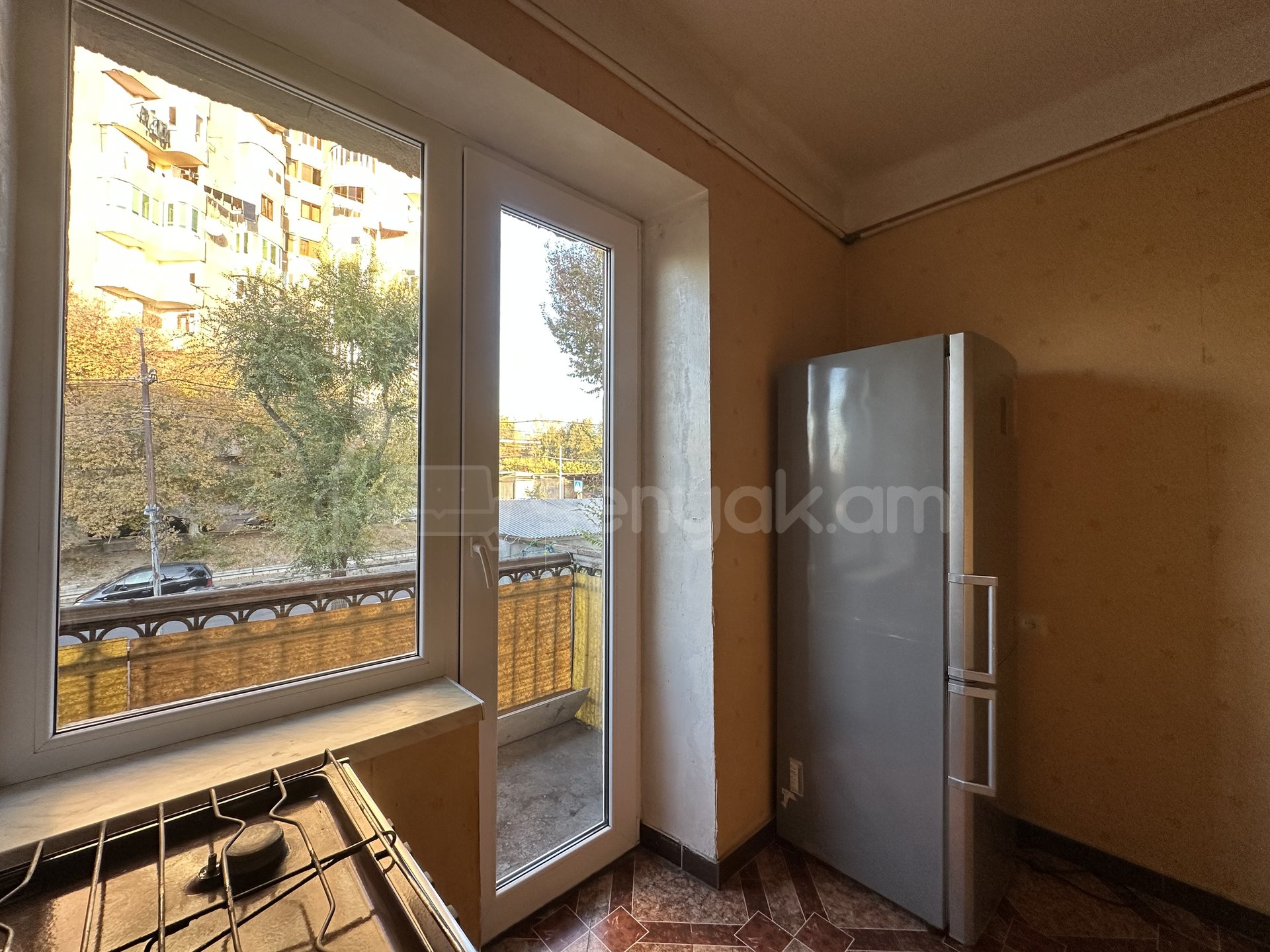 1 Սենյականոց Բնակարան Քարե Շենքում, 34քմ, 2/4 հարկ, Կոսմետիկ Վերանորոգված