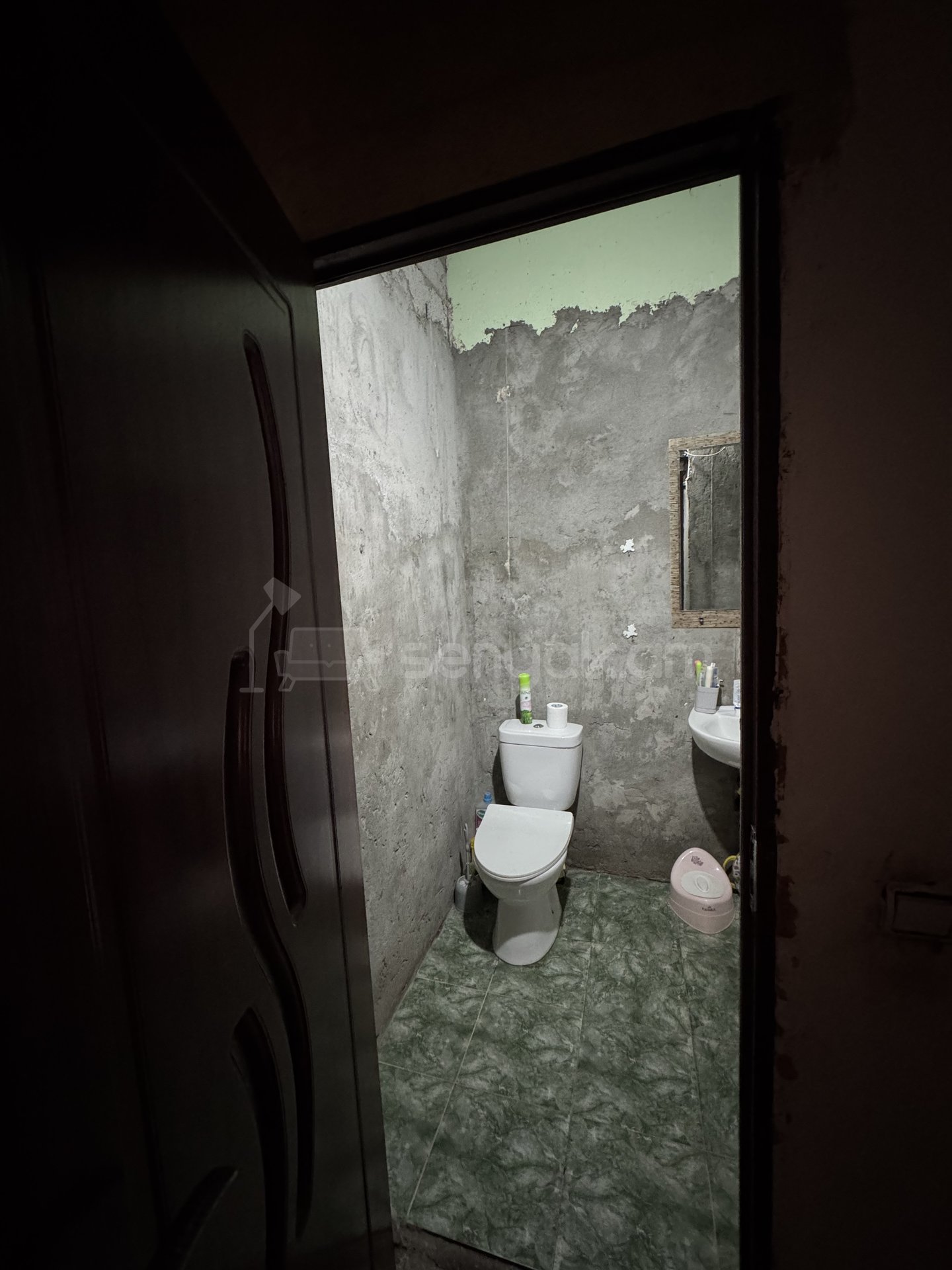 3 Սենյականոց Բնակարան Քարե Շենքում, 68քմ, 2/2 հարկ, Նորմալ Վիճակում