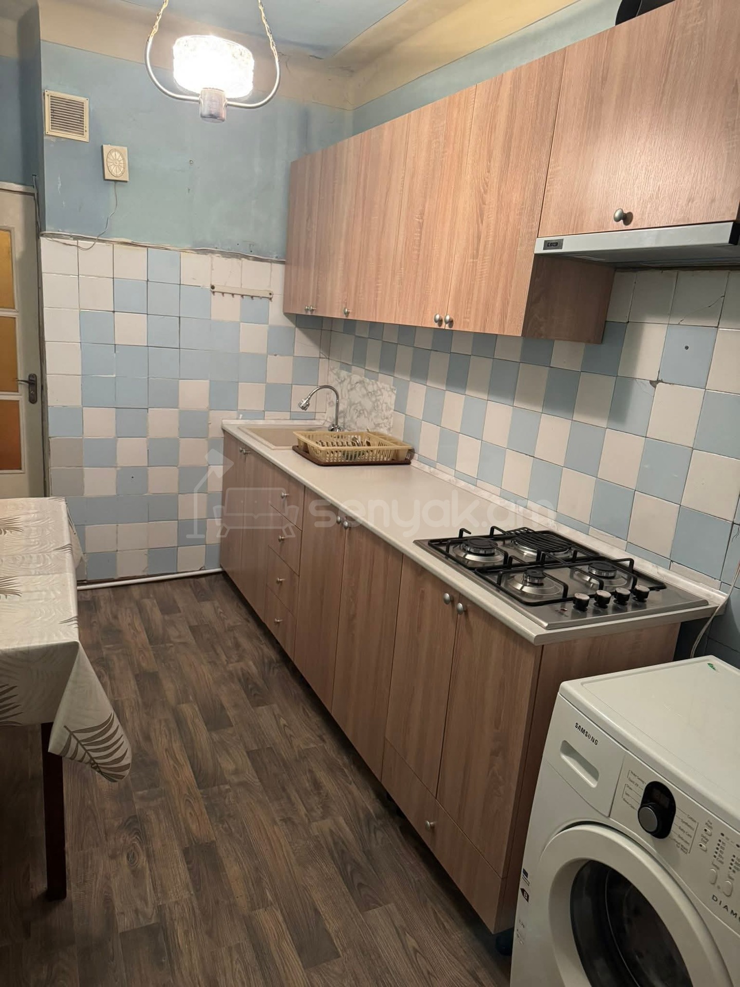 3 Սենյականոց Բնակարան, 80քմ, 7/9 հարկ, Նորմալ Վիճակում, Կահավորված