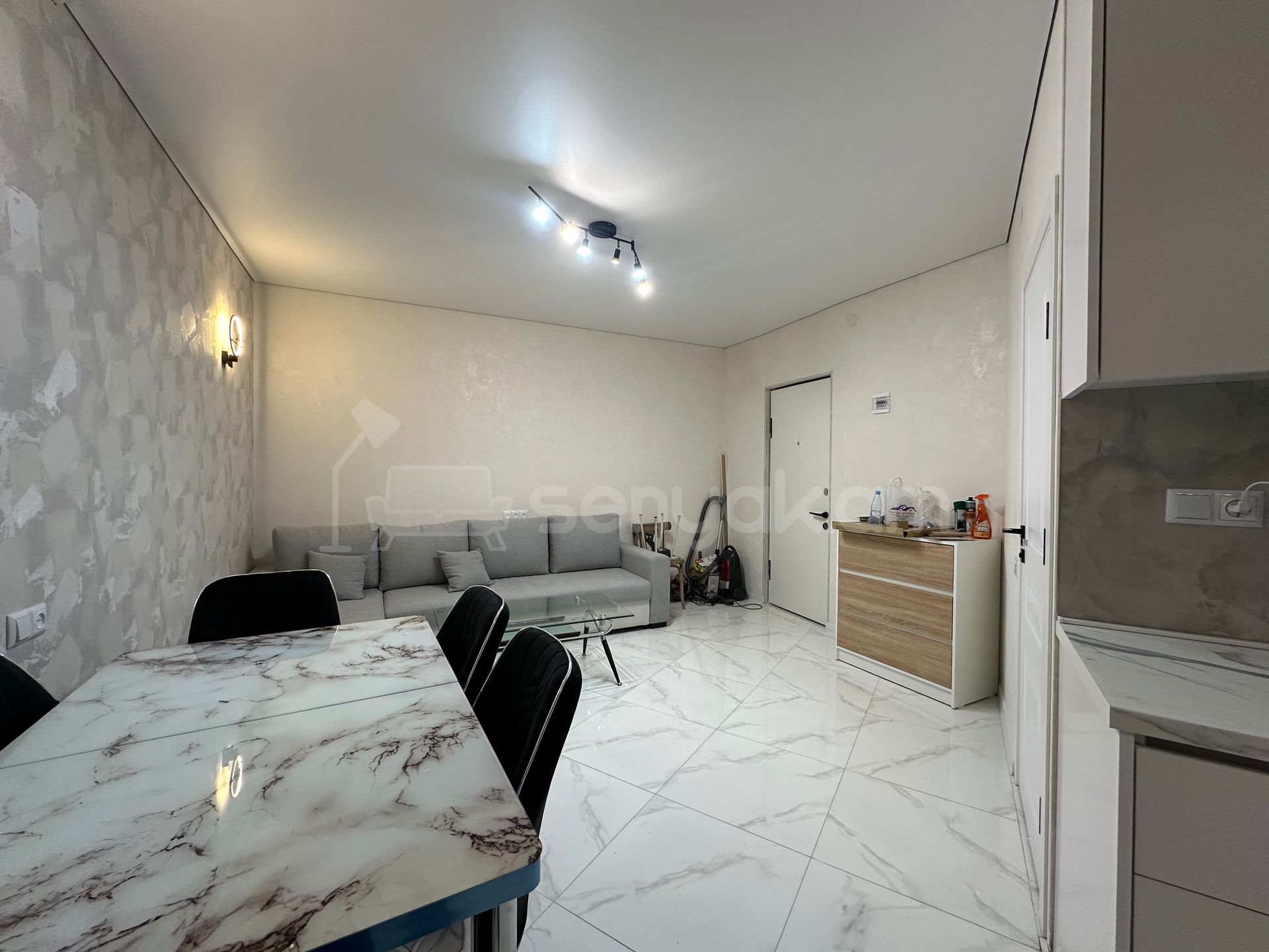 2 Սենյականոց Բնակարան, 47քմ, 11/15 հարկ, Դիզայներական Վերանորոգված, Կահավորված, Արևկող