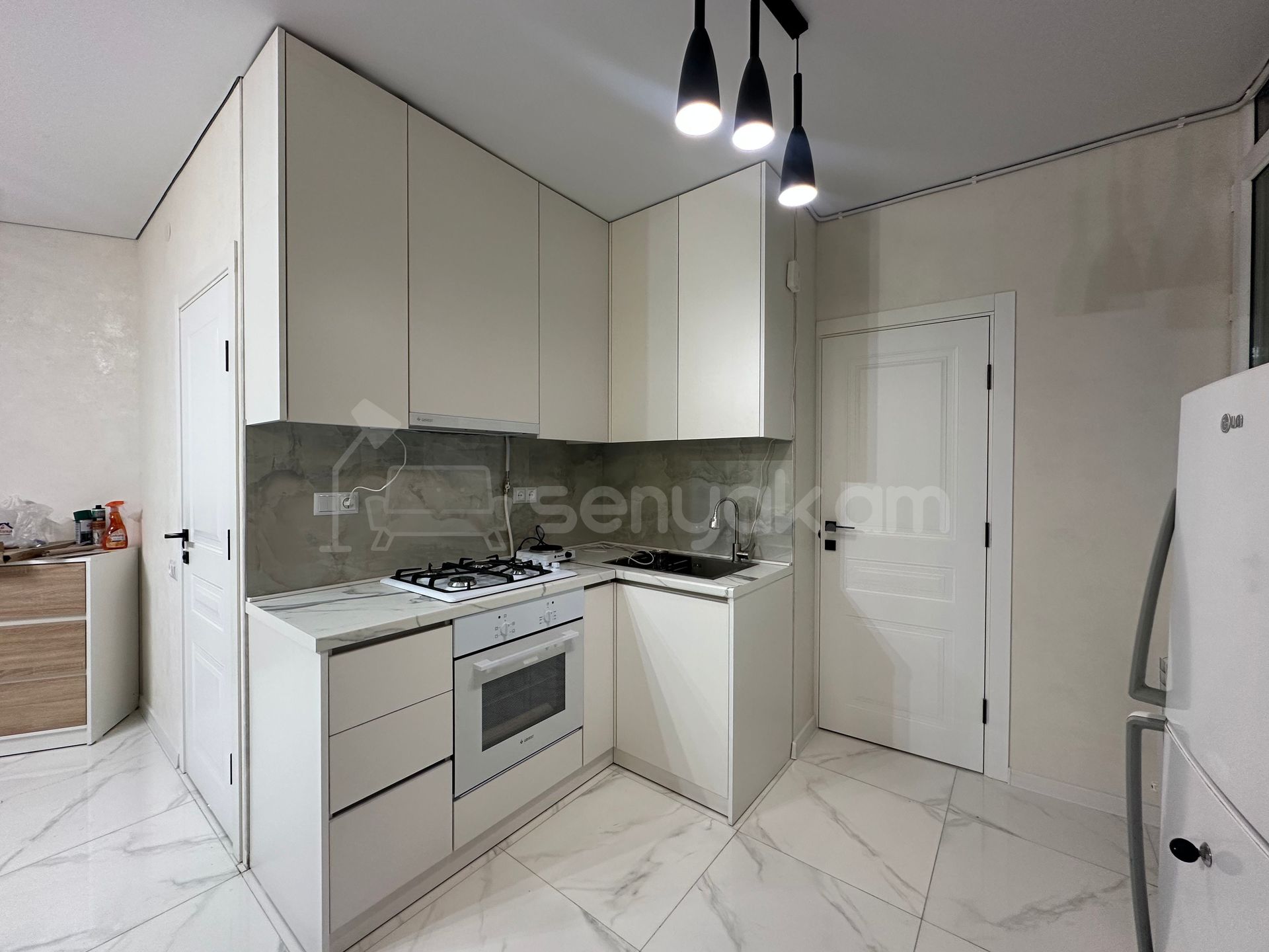 2 Սենյականոց Բնակարան, 47քմ, 11/15 հարկ, Դիզայներական Վերանորոգված, Կահավորված, Արևկող