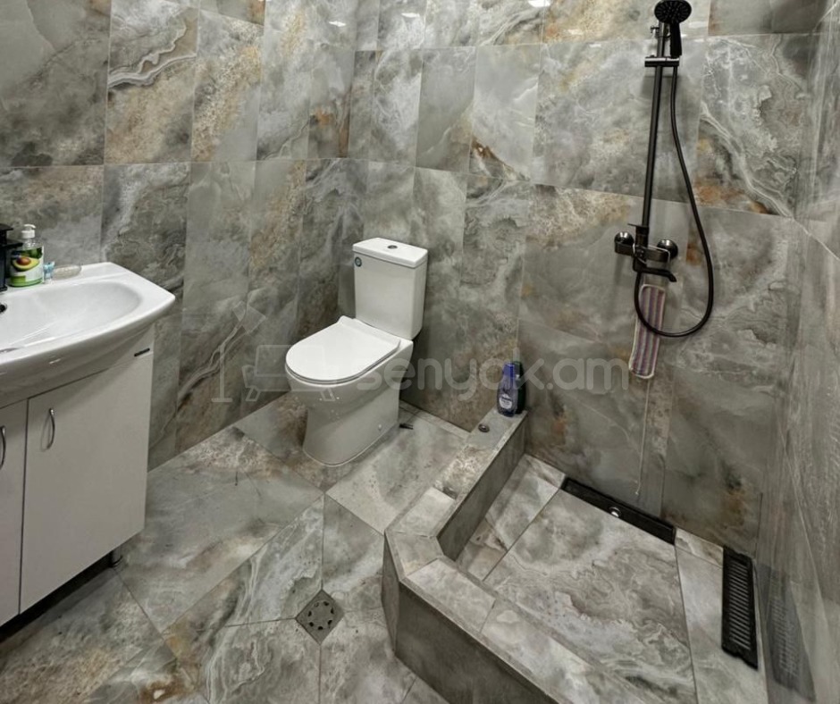 2 Սենյականոց Բնակարան Նորակառույց Քարե Շենքում, 50քմ, 1/4 հարկ, Դիզայներական Վերանորոգված